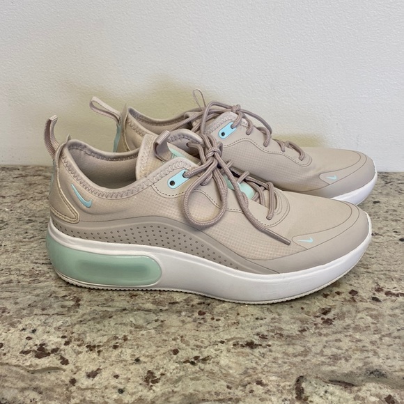 Nike Air Max Dia in Tan and Mint - Picture 1 of 8
